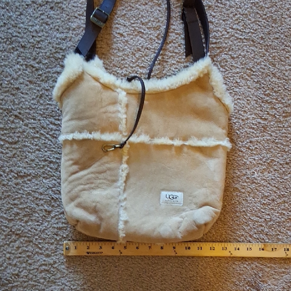 UGG Australia Sheepskin Suede Shearling Tote Hobo Shoulder Bag Matching Wristlet - Picture 13 of 14
